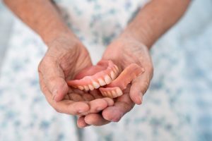 fix broken dentures at home or professional help
